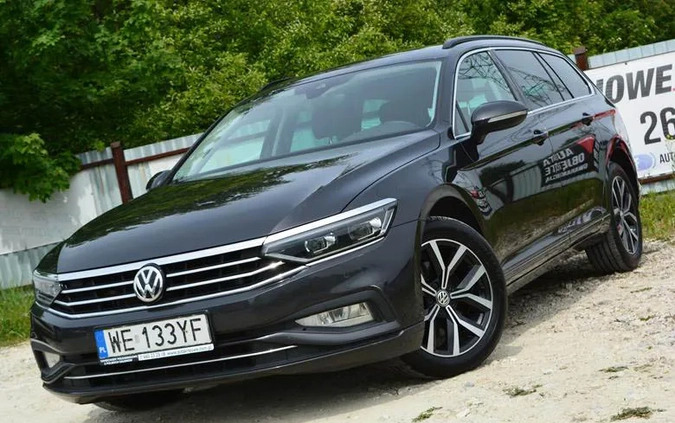 Volkswagen Passat cena 79900 przebieg: 123000, rok produkcji 2019 z Raciąż małe 562